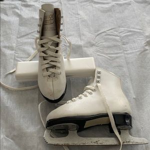 Lange Libra girls figure skates